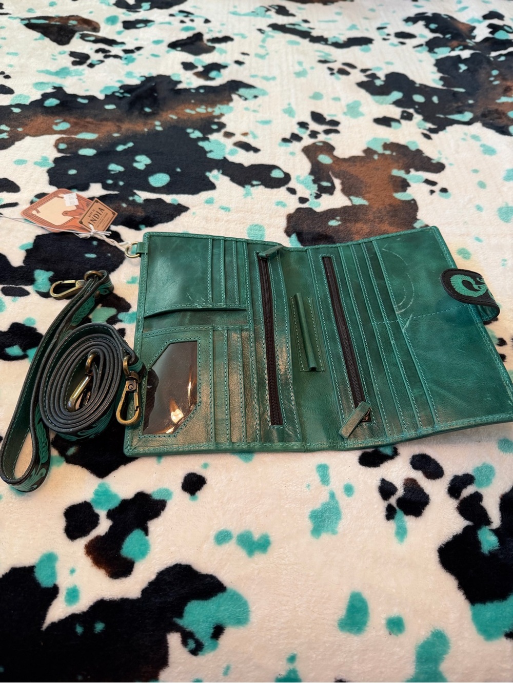 Green Tooled Leather & Cowhide Clutch Wallet - Picture 3 of 3